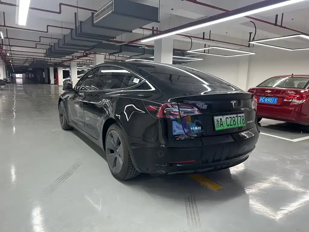 Tesla Model 3 — фото 9