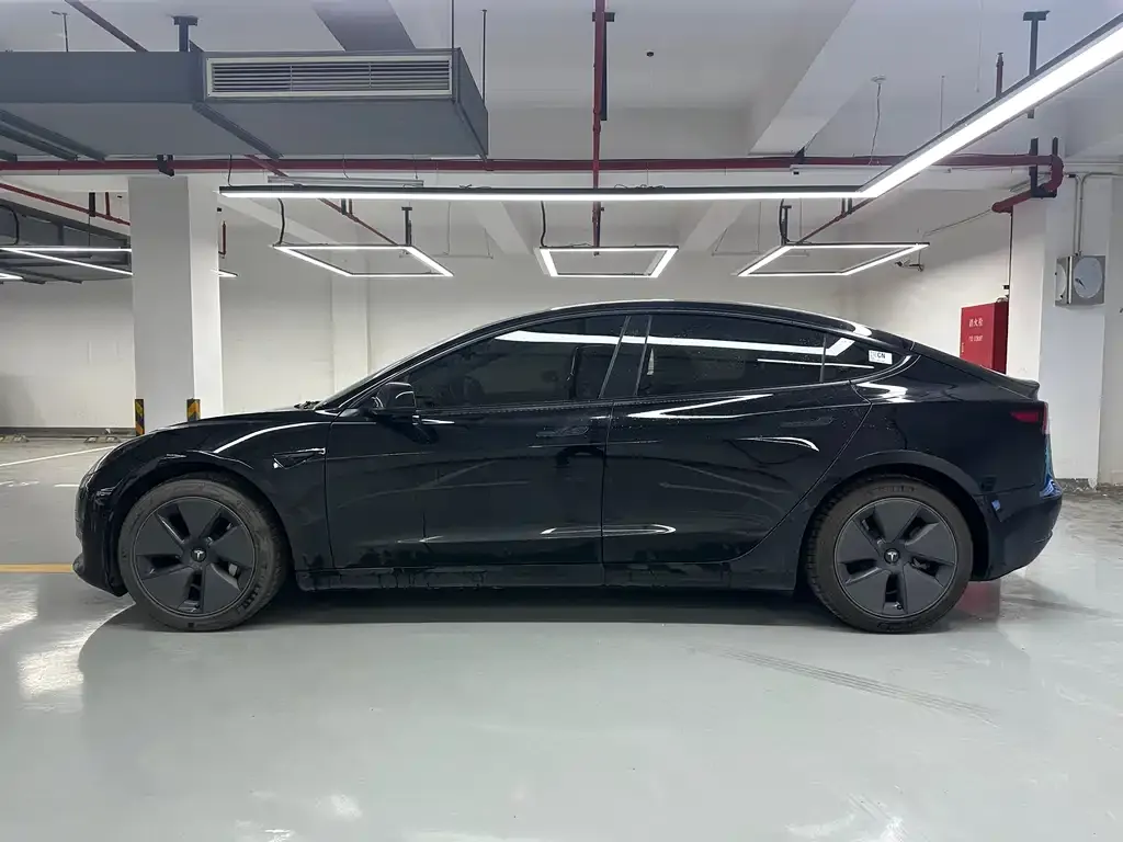 Tesla Model 3 — фото 3