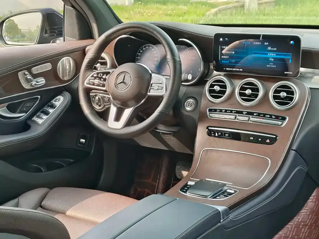 Mercedes-Benz GLC — фото 4