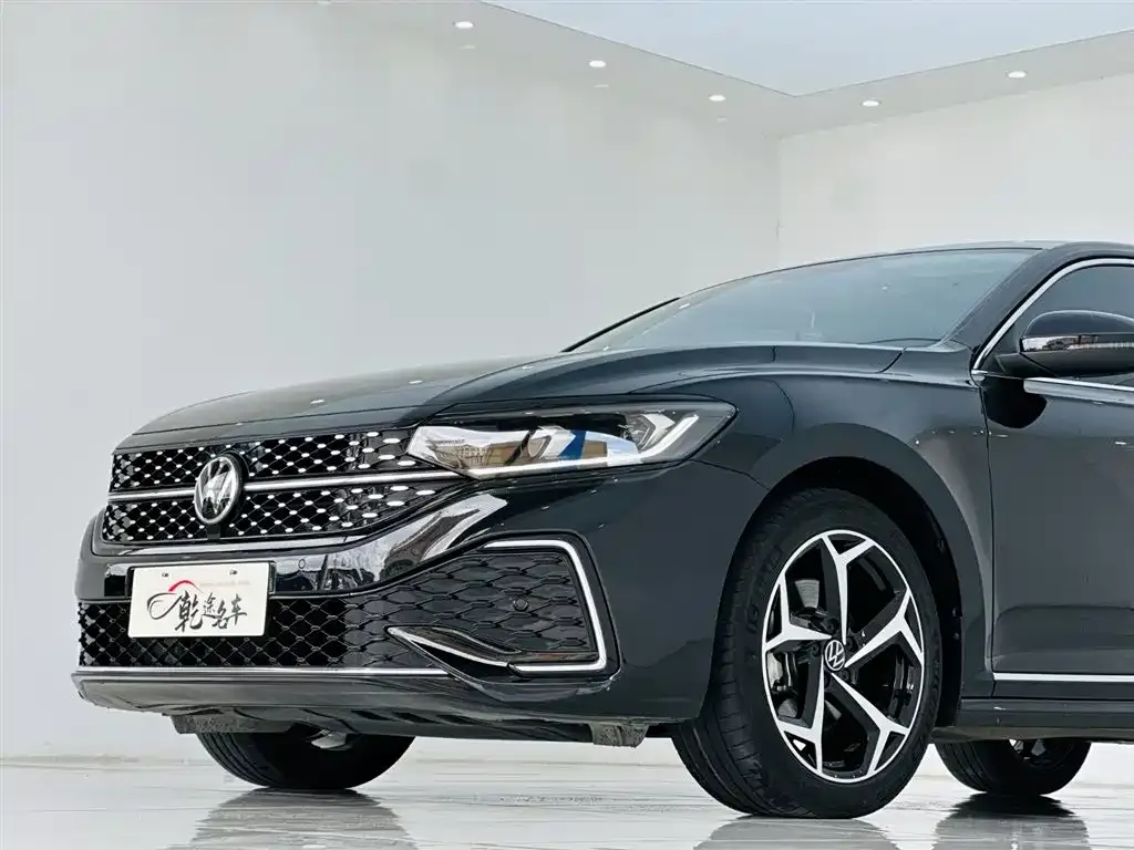 Volkswagen Passat — фото 7