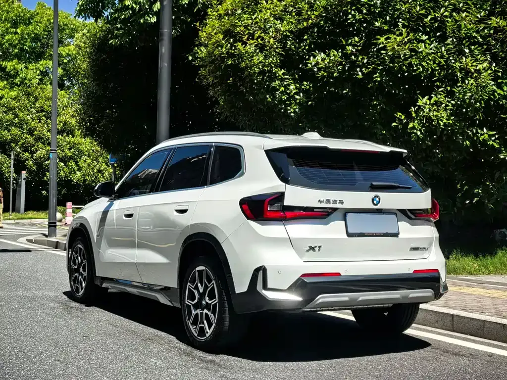 BMW X1 — фото 10