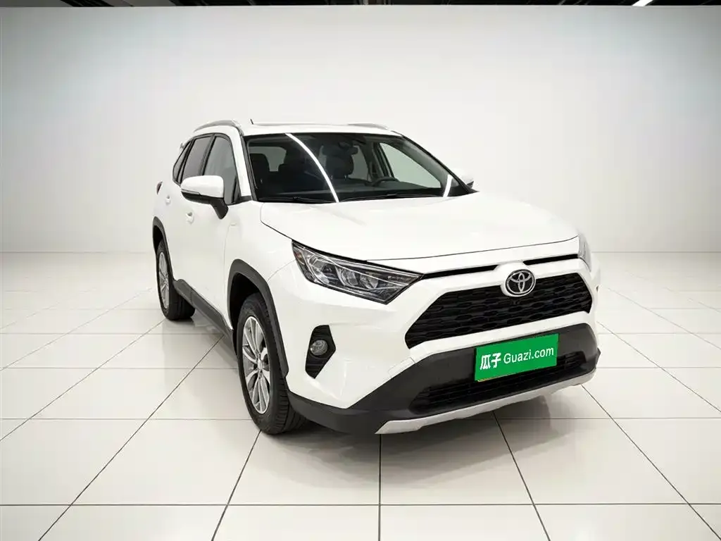 Toyota RAV4 — фото 3
