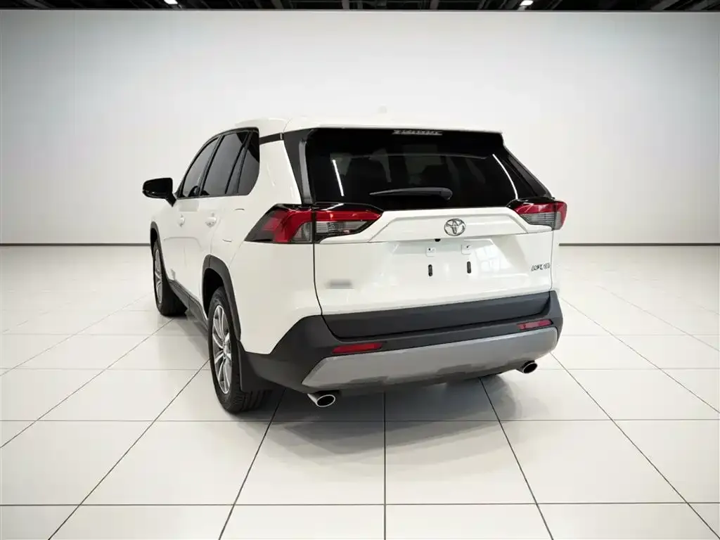 Toyota RAV4 — фото 2