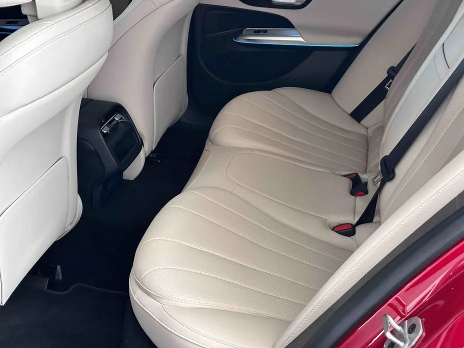 Mercedes-Benz E-Class 2025 из KR, фото 8
