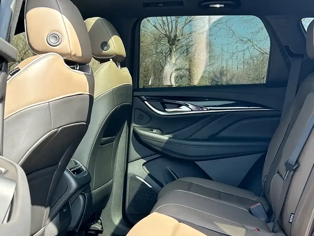 Buick Enclave 2021 из CN, фото 2