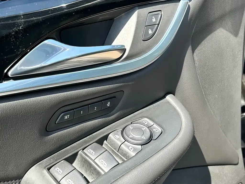 Buick Enclave 2021 из CN, фото 3
