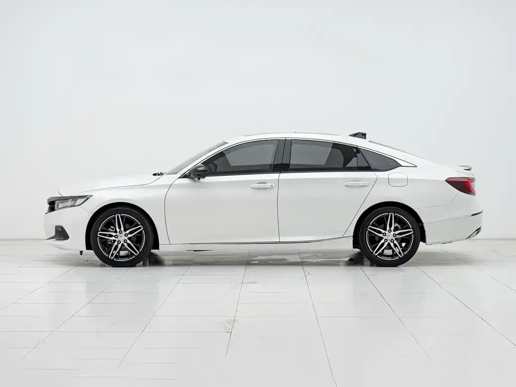 Honda Accord — фото 8