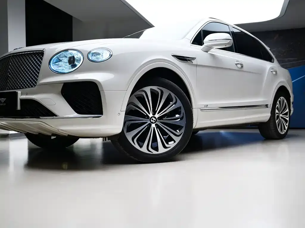 Bentley Bentayga — фото 6