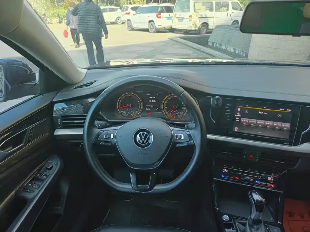 Volkswagen Passat — фото 8
