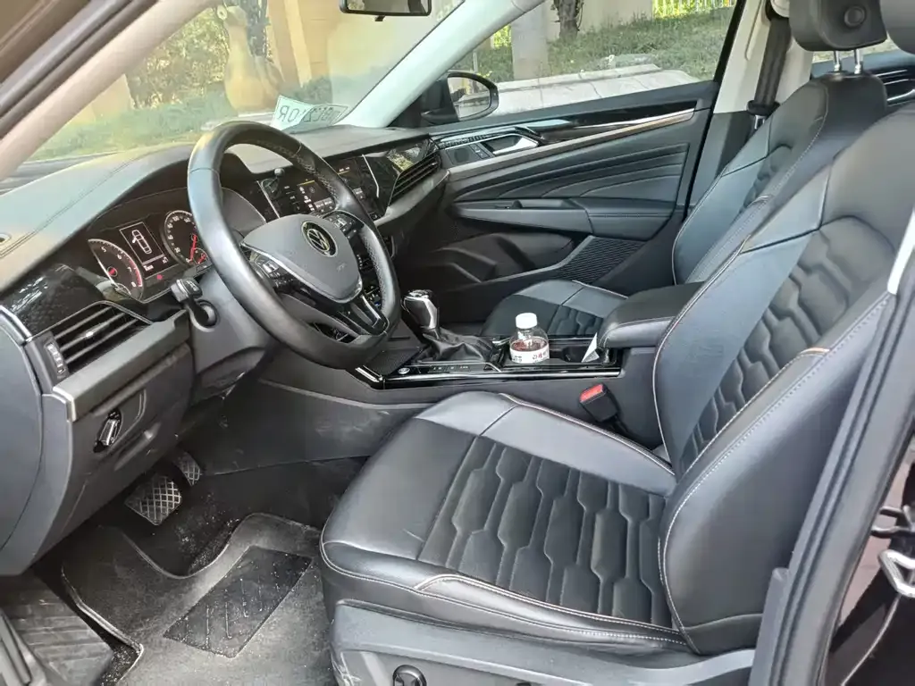 Volkswagen Passat — фото 10