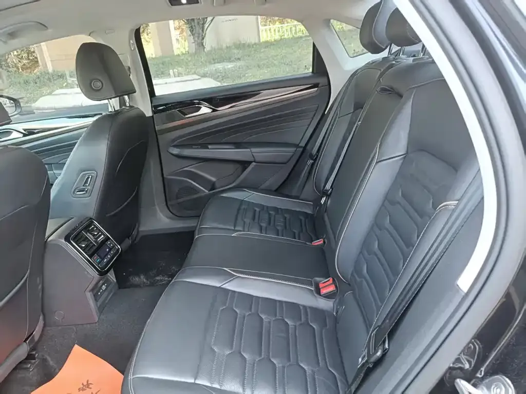 Volkswagen Passat — фото 4