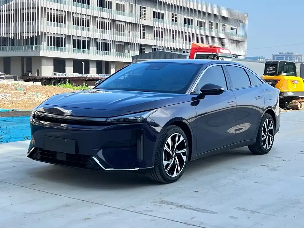 Geely Galaxy L6 — фото 1