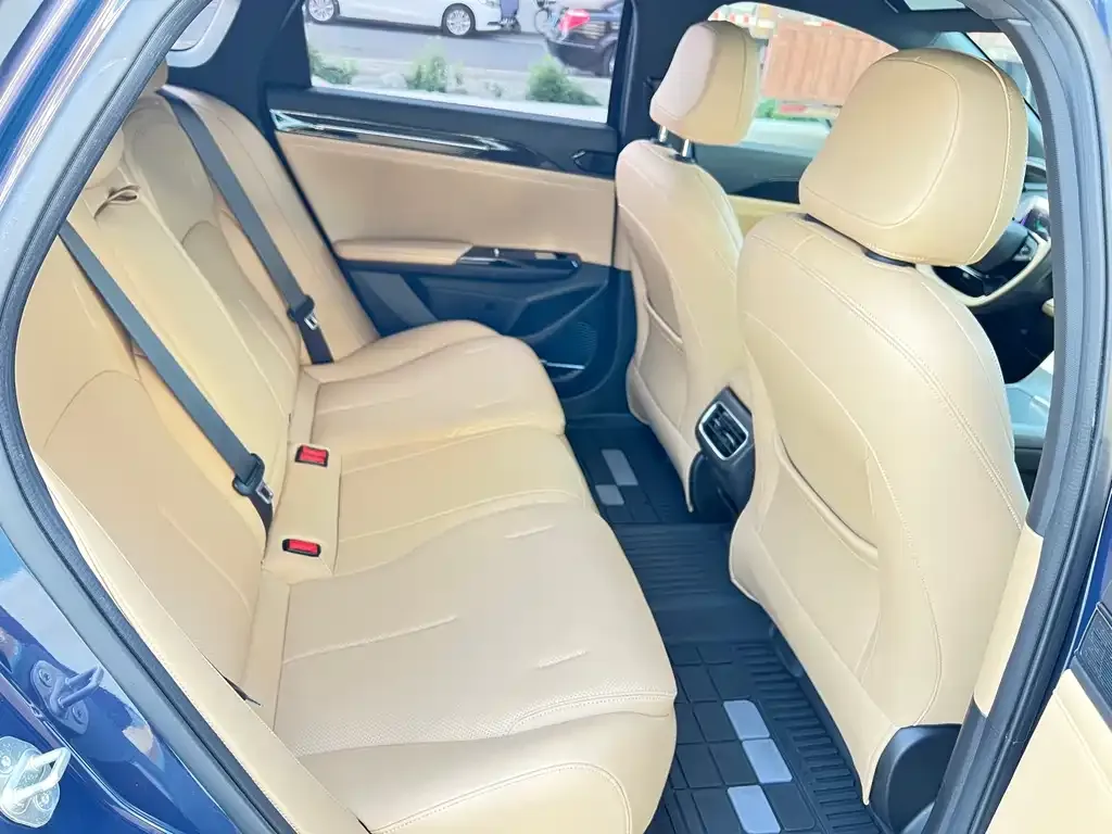Geely Galaxy L6 — фото 8