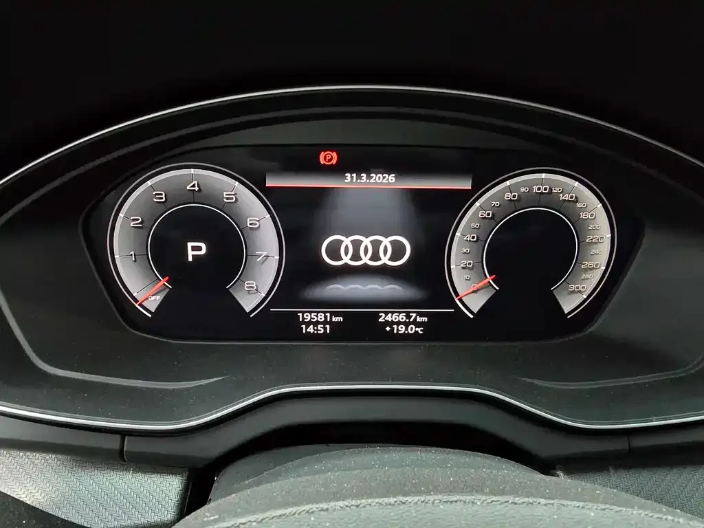 Audi Q5L Sportback — фото 8
