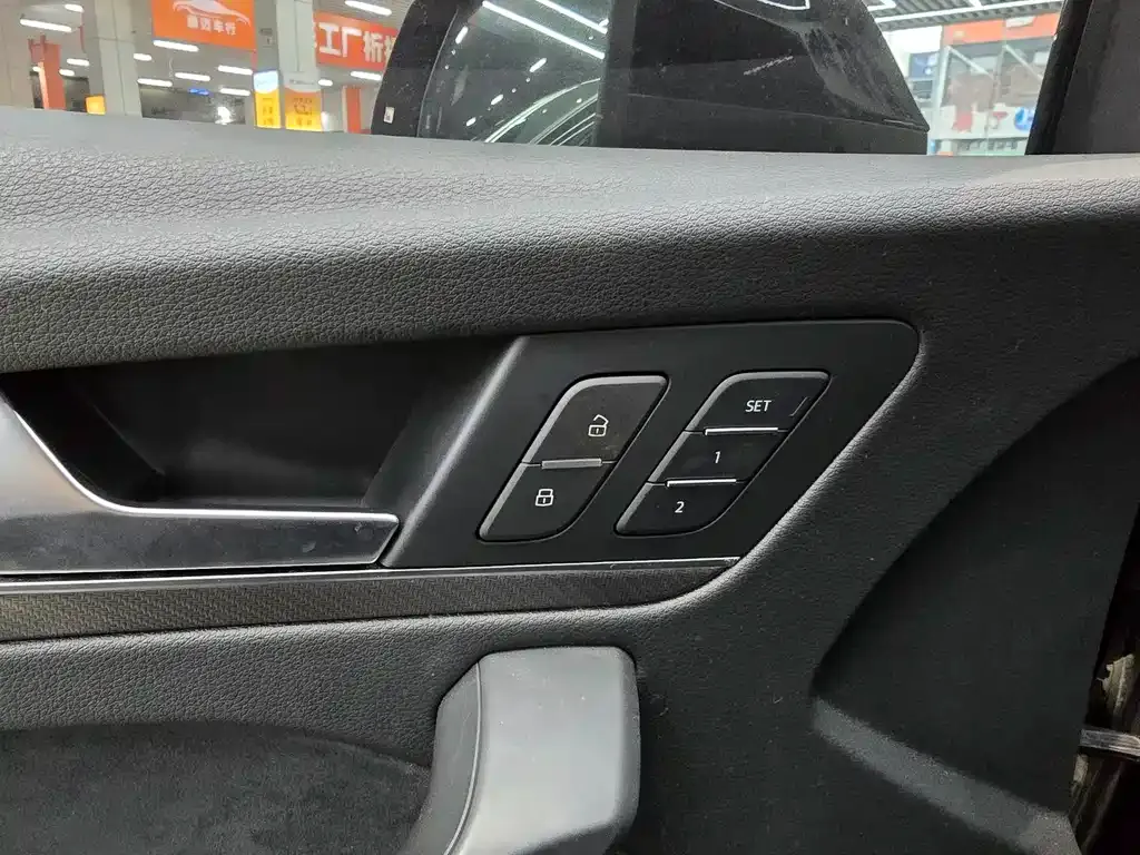 Audi Q5L Sportback — фото 5