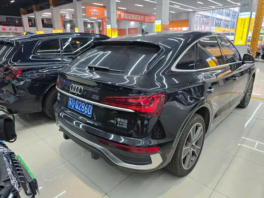 Audi Q5L Sportback — фото 4