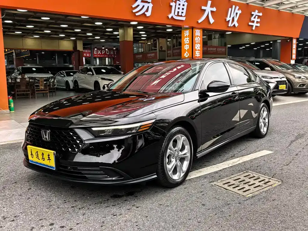 Honda Accord — фото 1