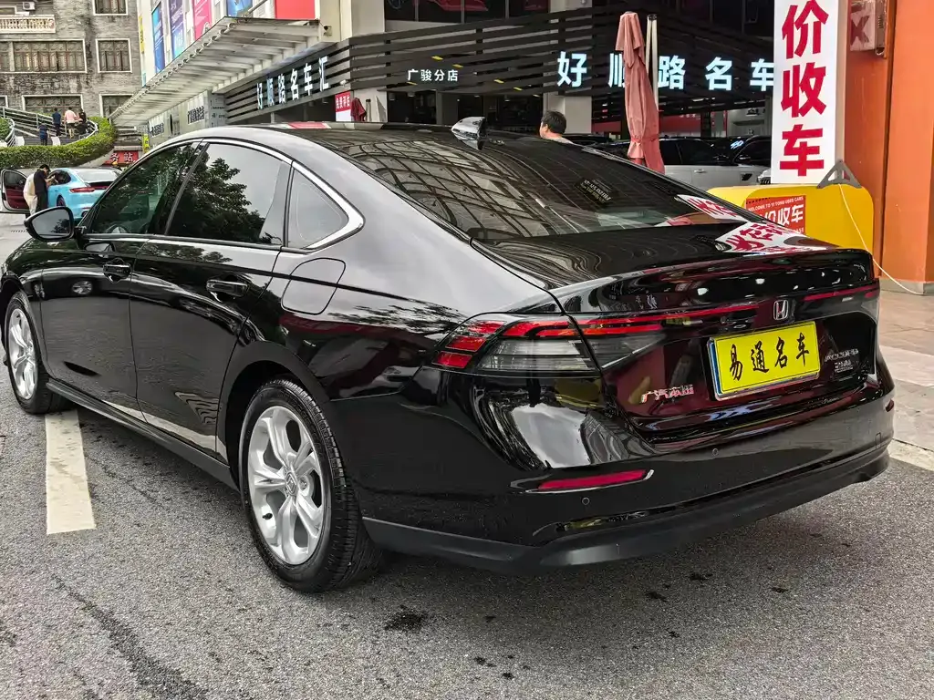 Honda Accord — фото 6