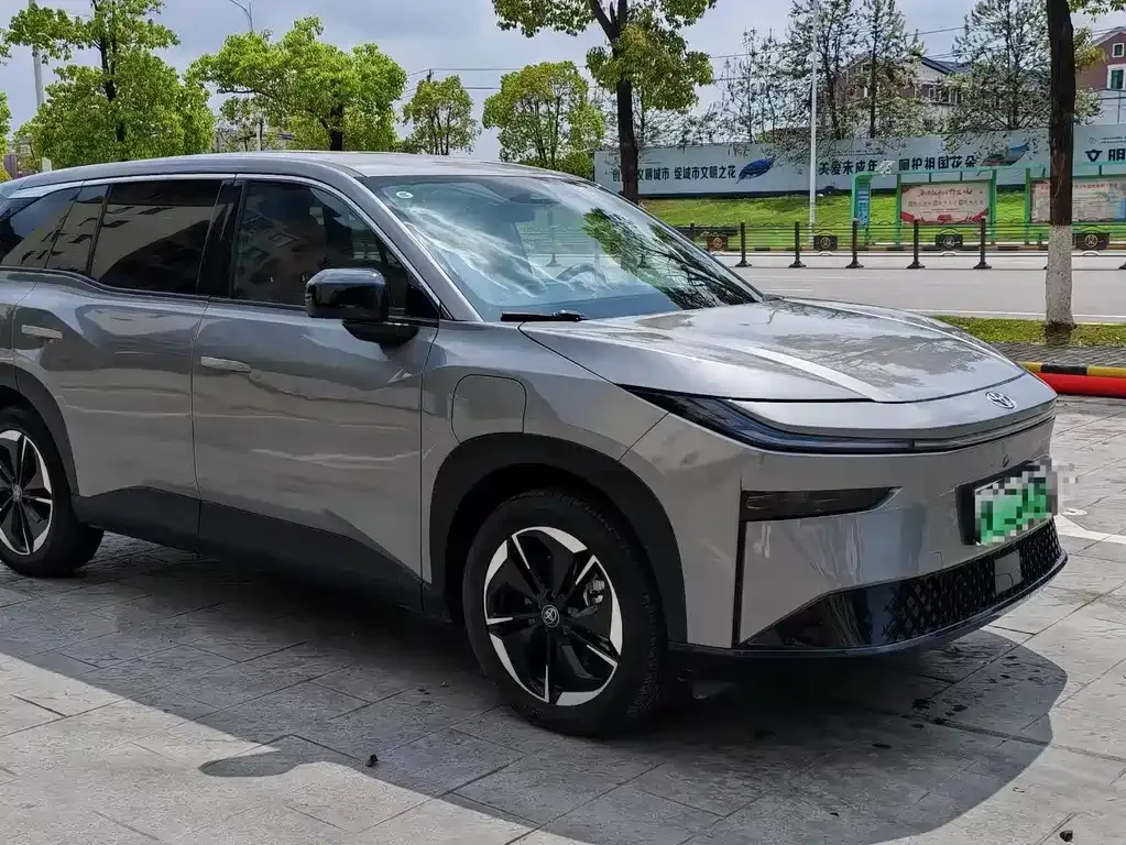 Toyota Platinum 3X