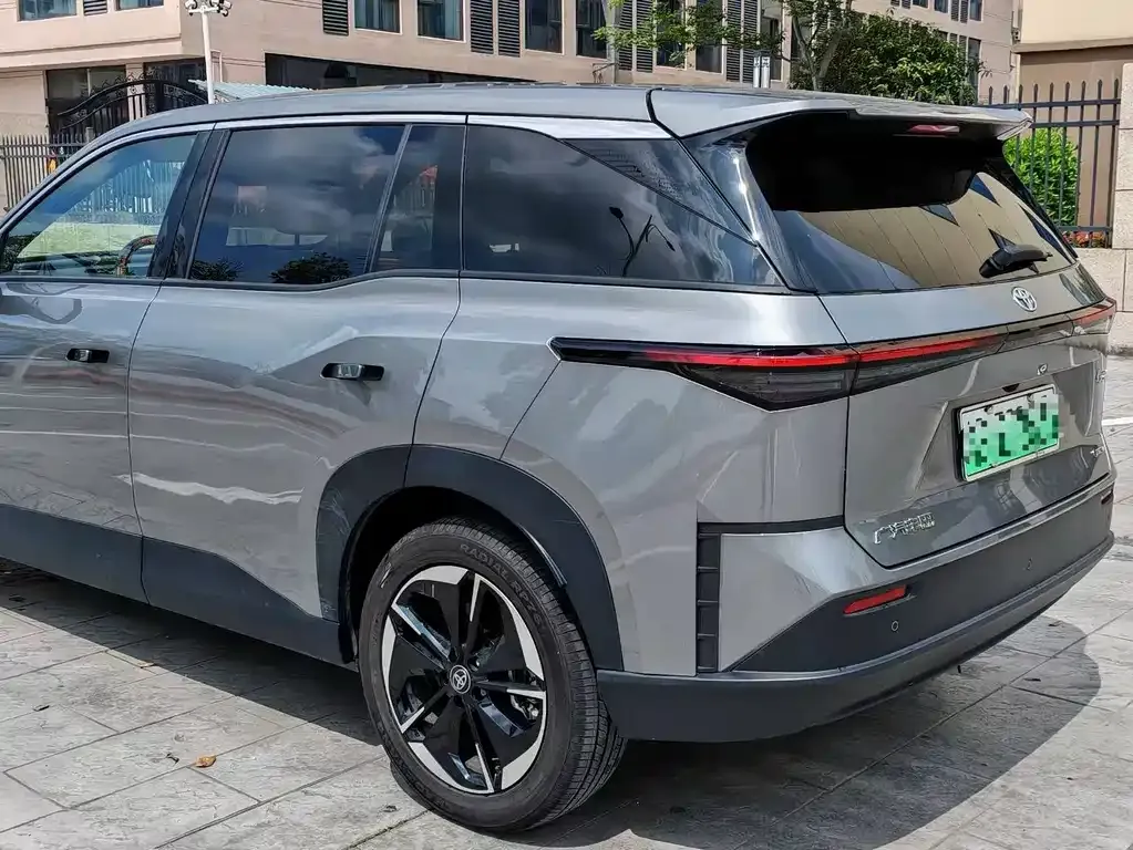 Toyota Platinum 3X 2025 из CN, фото 4
