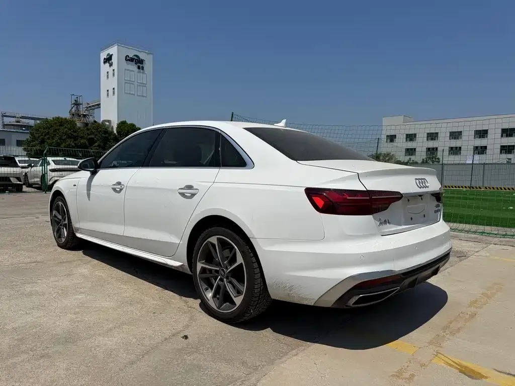 Audi A4L 2024 из CN, фото 9