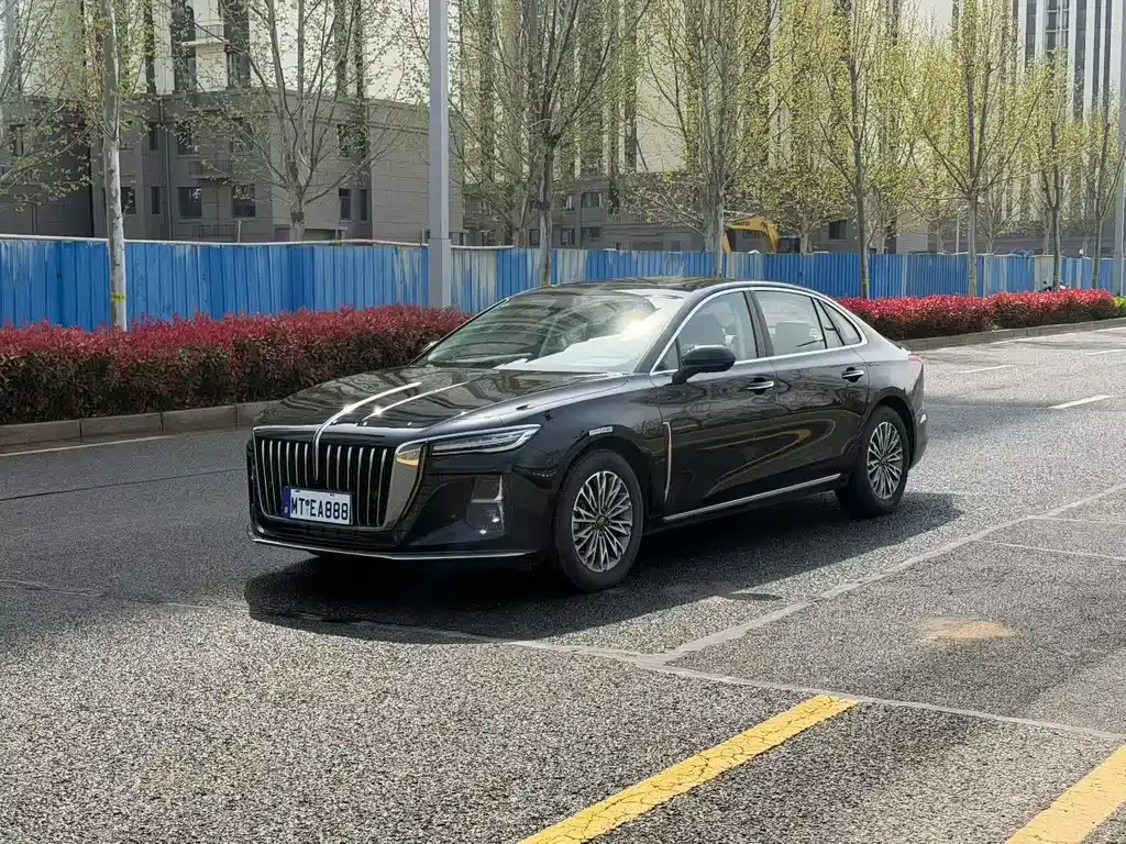 Hongqi H5 — фото 1