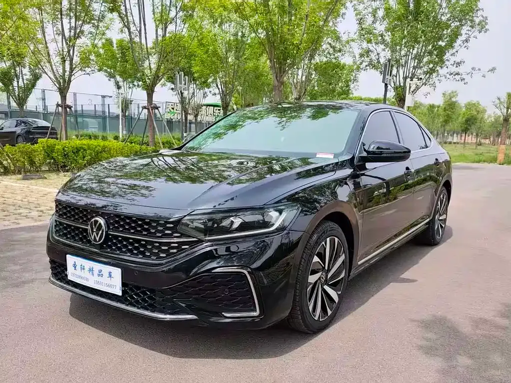Volkswagen Passat — фото 1