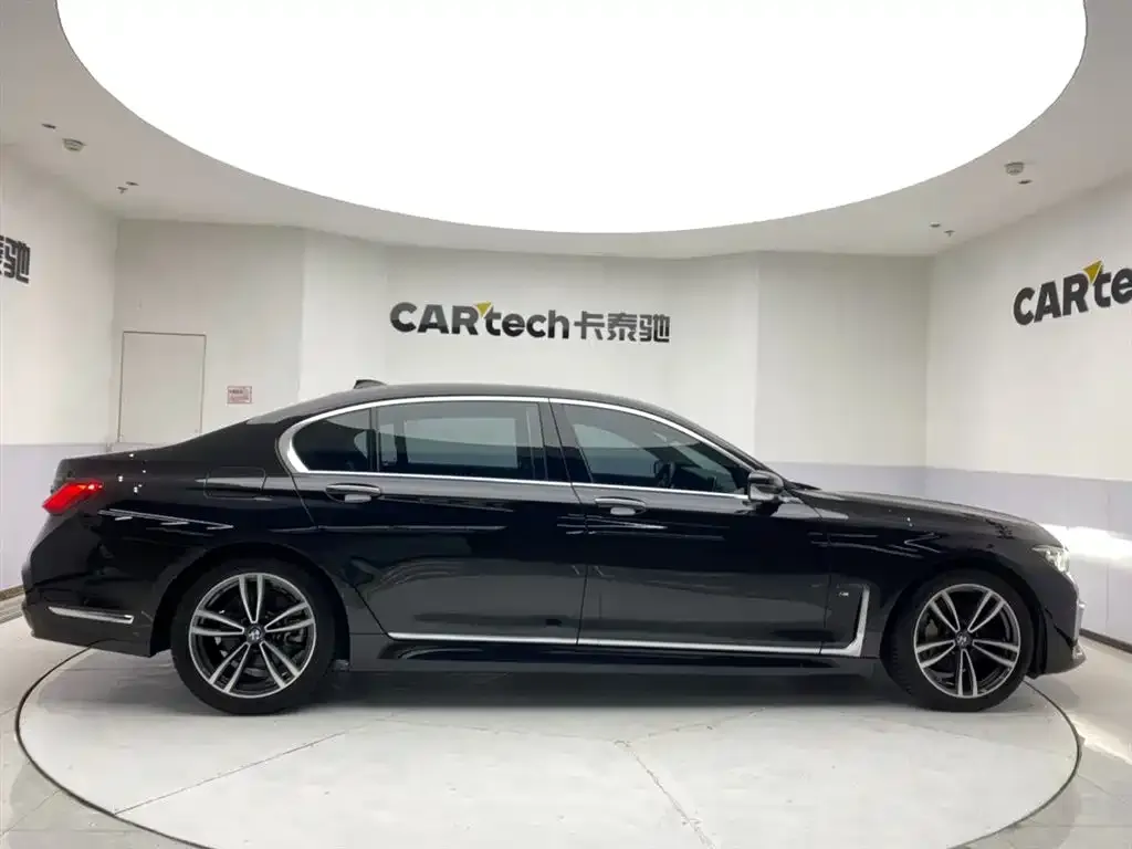 BMW 7 Series — фото 2