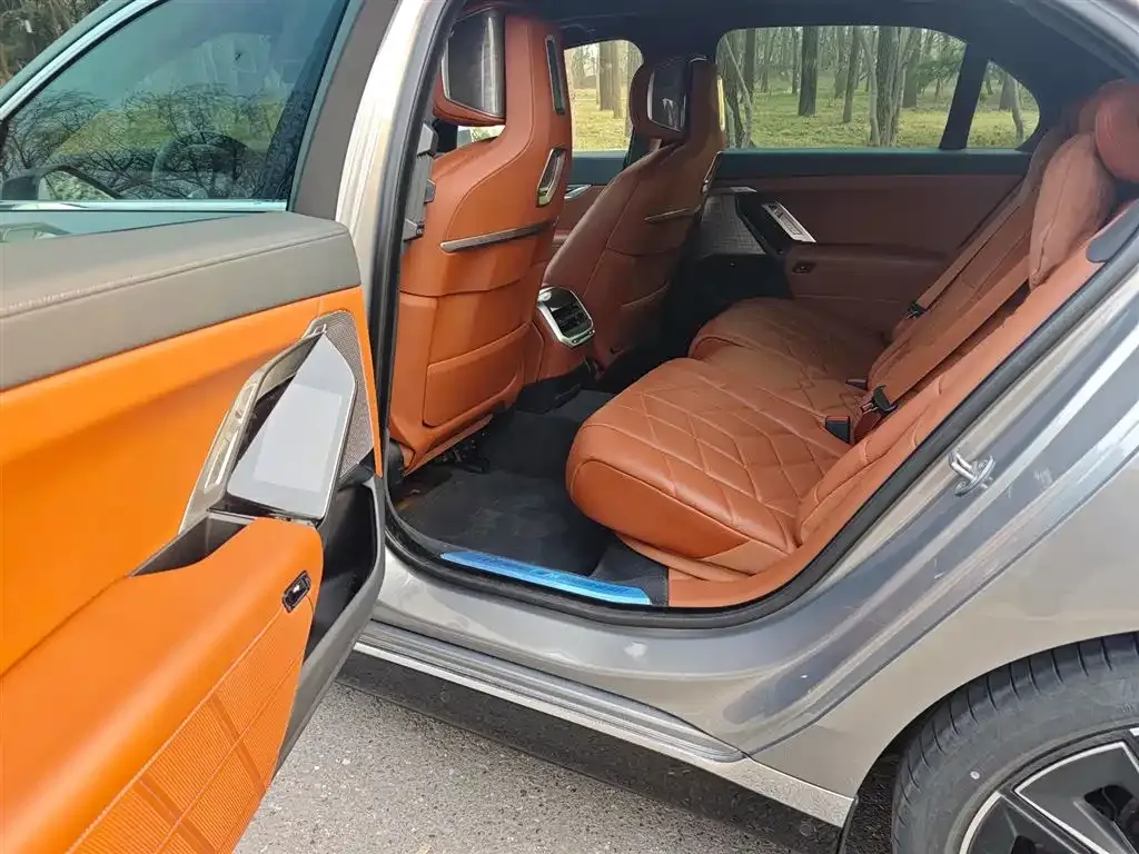 BMW i7 2024 из CN, фото 9