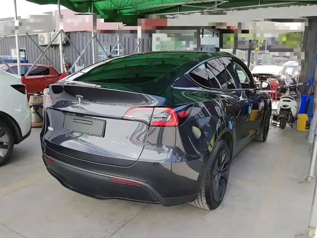 Tesla Model Y — фото 3