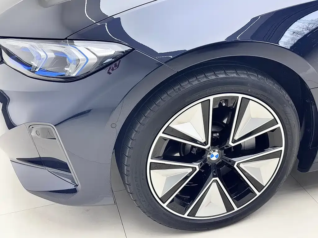BMW i3 — фото 8