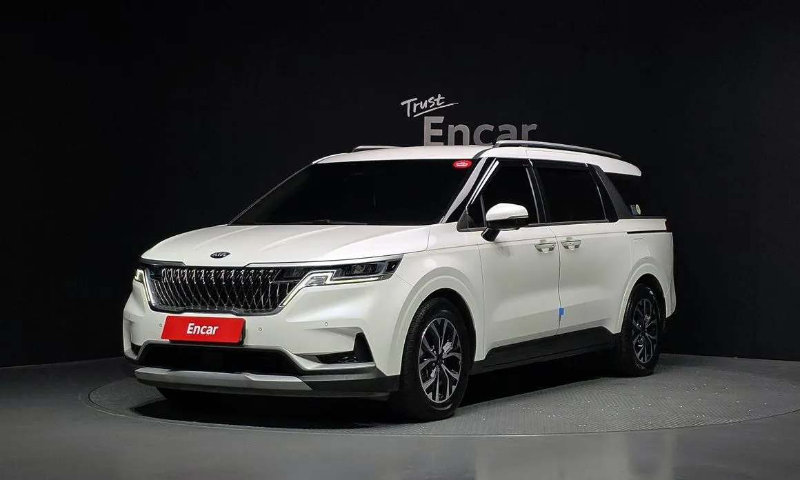 Kia Carnival — фото 1
