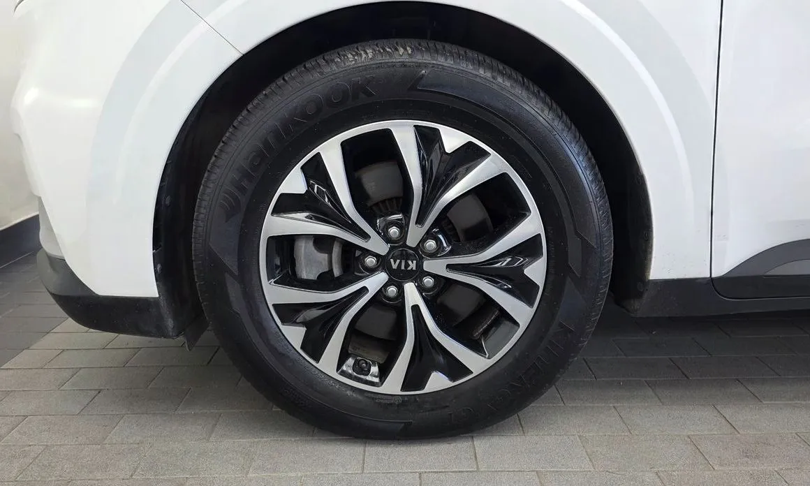 Kia Carnival — фото 10