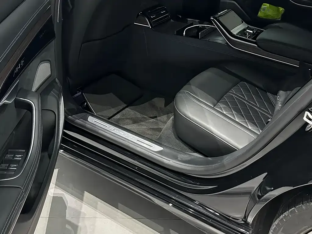 Audi A8 — фото 4
