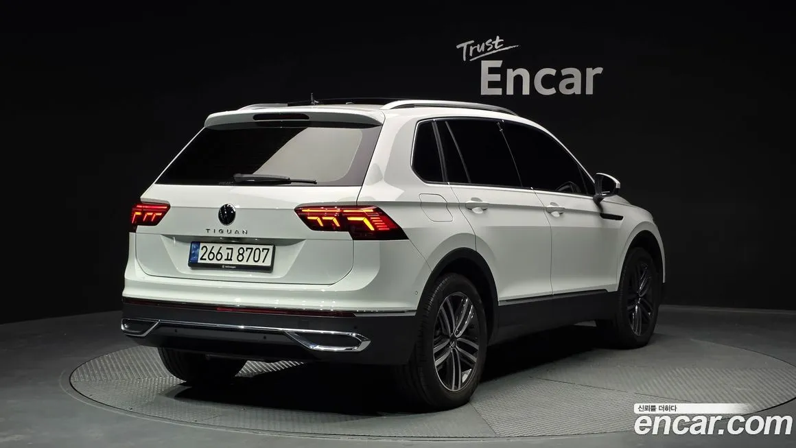 Volkswagen Tiguan — фото 8