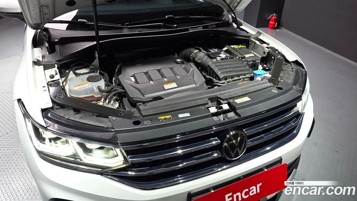 Volkswagen Tiguan — фото 9