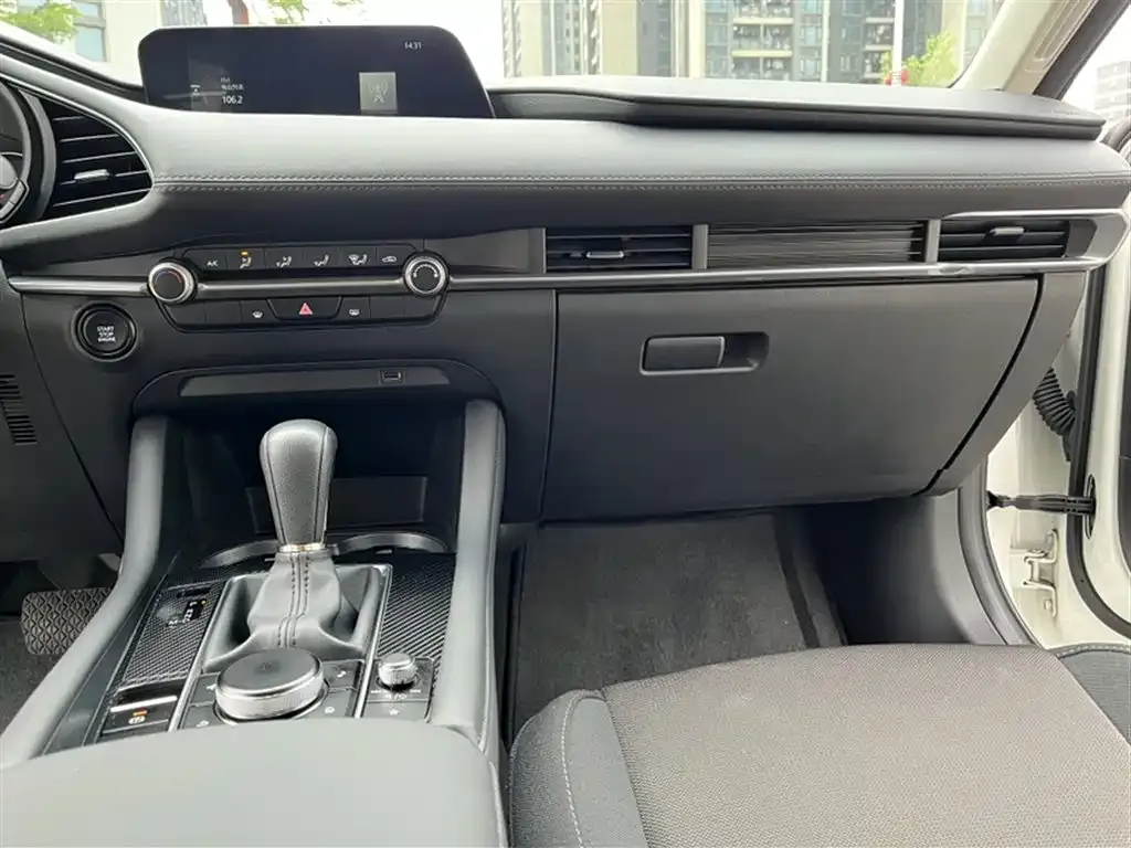 Mazda 3 Axela 2023 из CN, фото 10