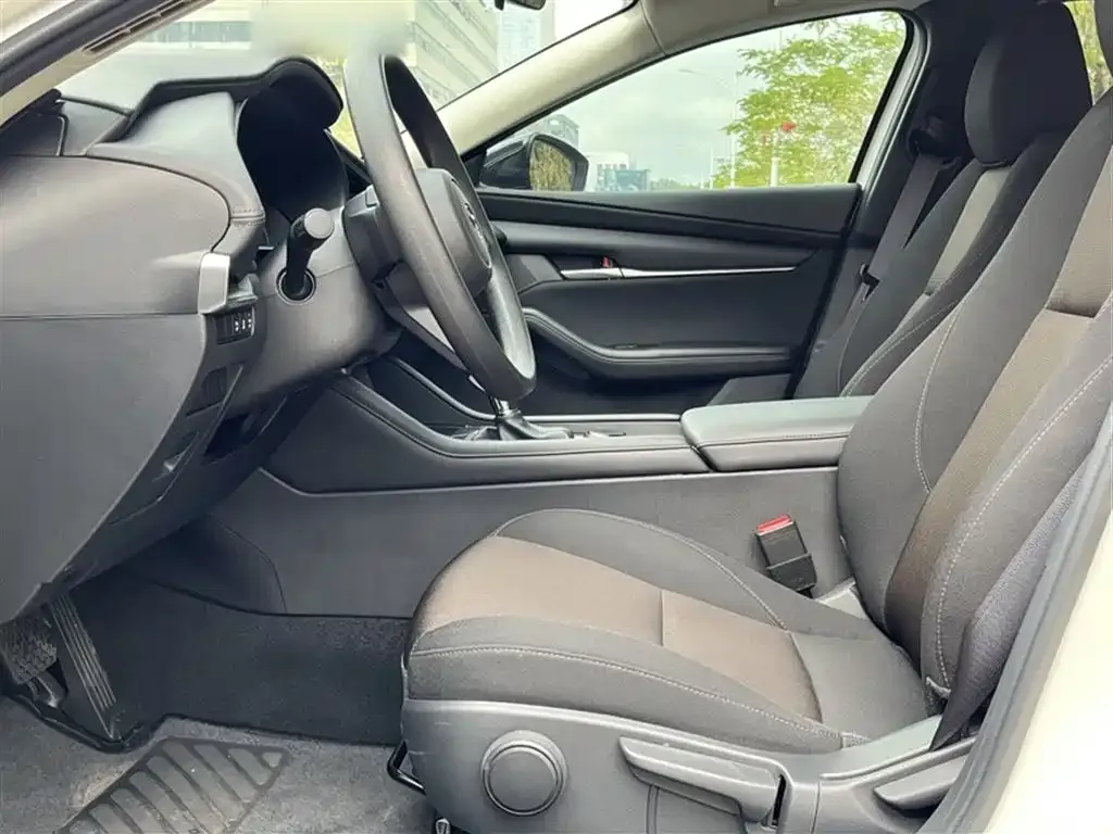 Mazda 3 Axela 2023 из CN, фото 9