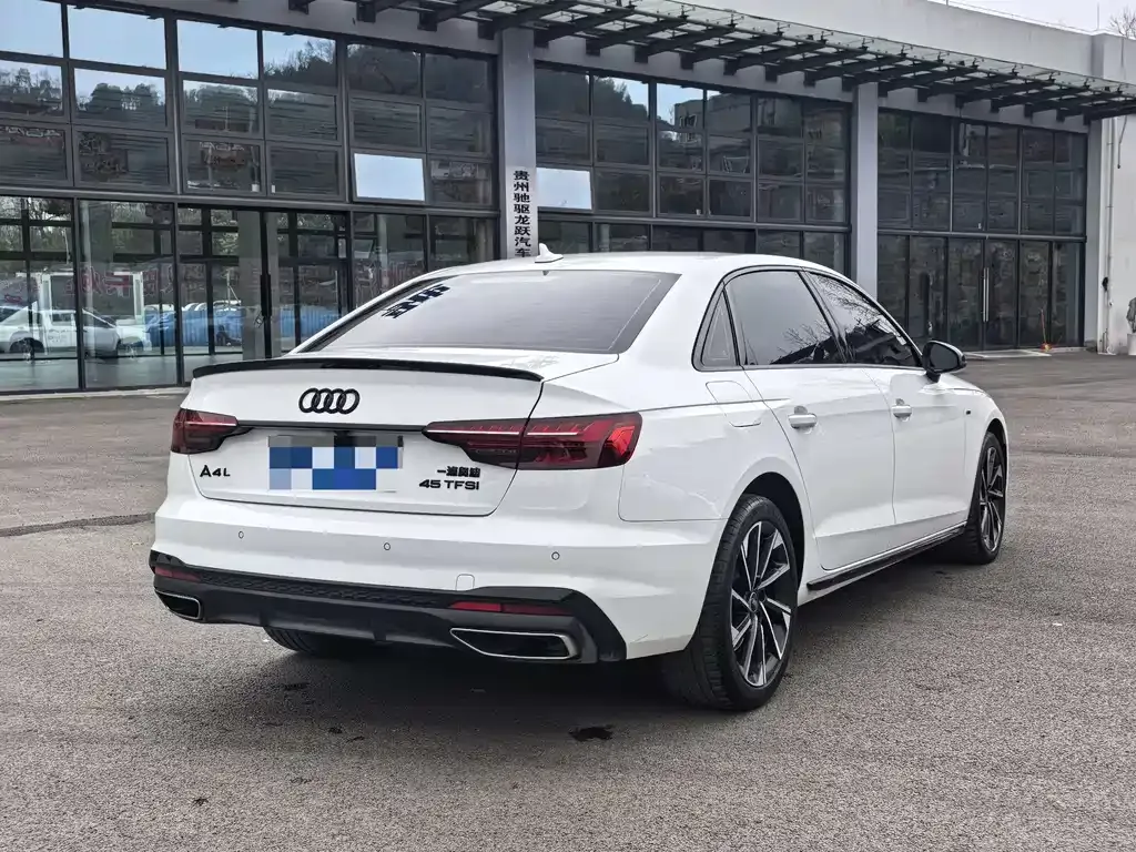 Audi A4L — фото 6