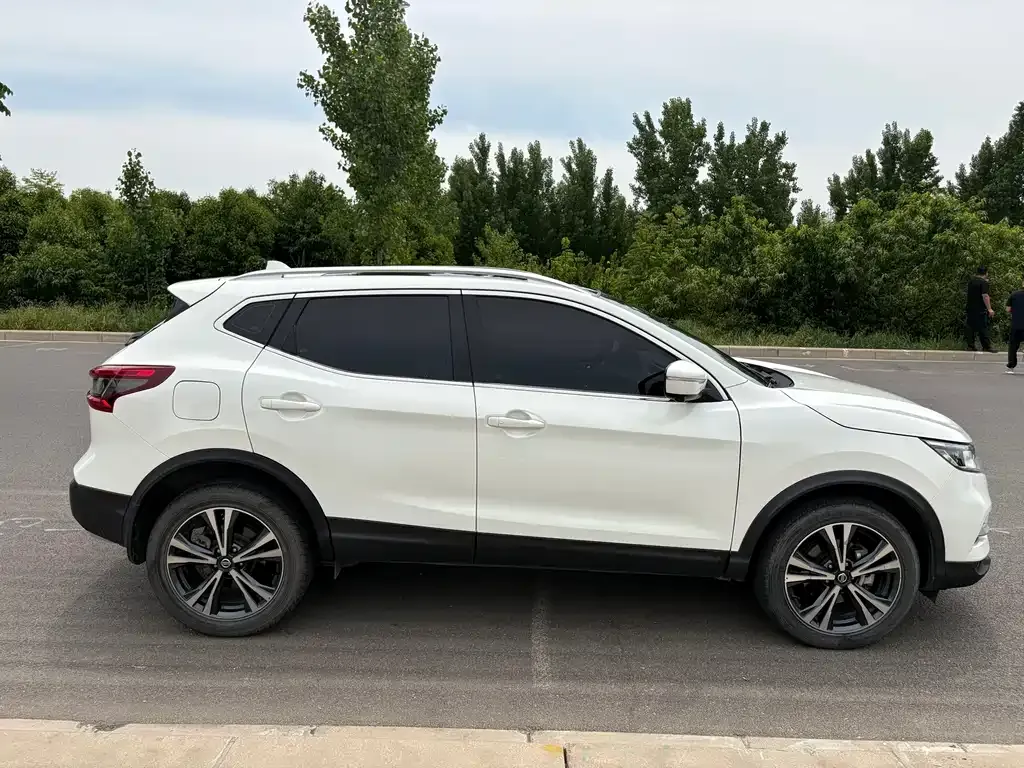 Nissan Qashqai — фото 2