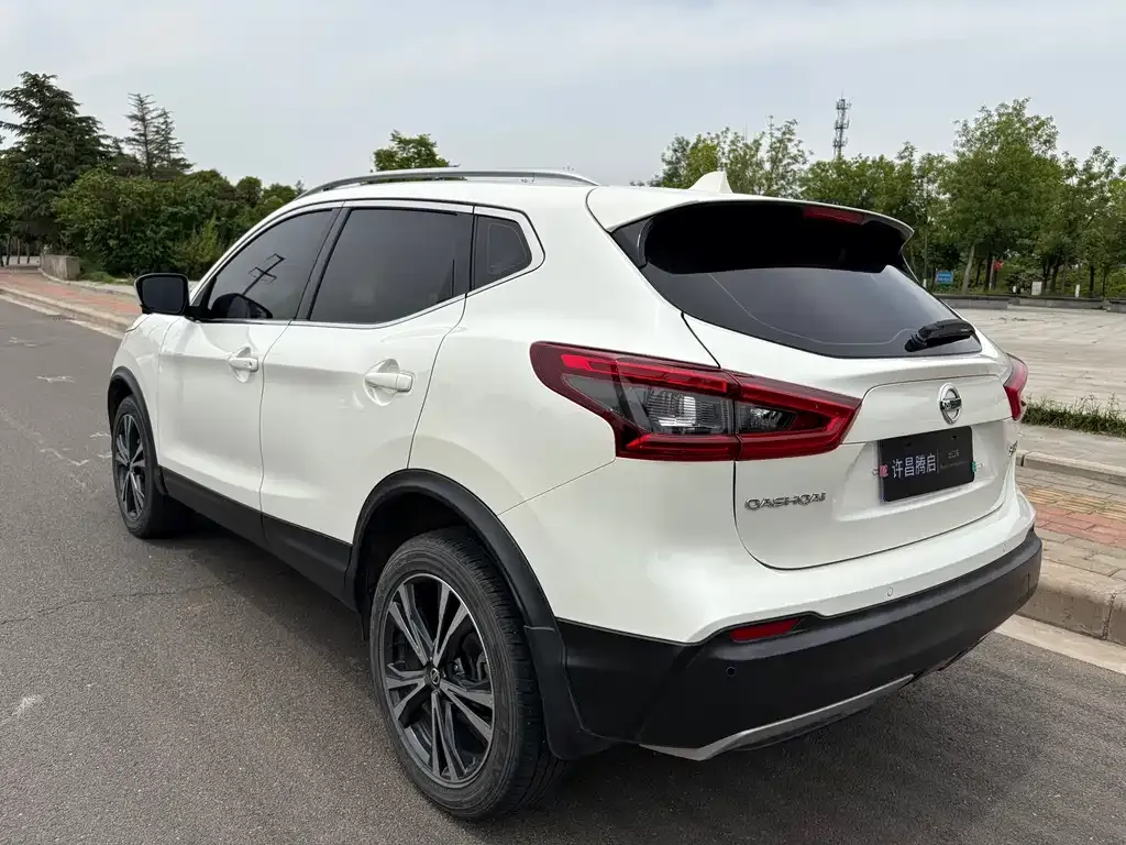 Nissan Qashqai — фото 9