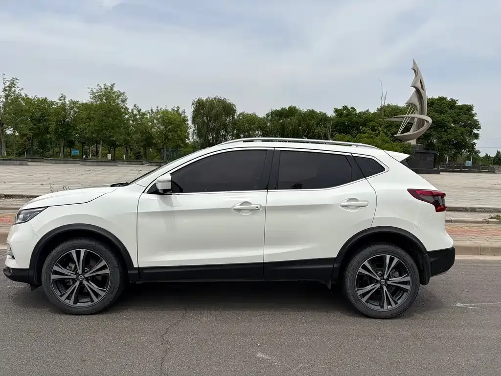 Nissan Qashqai — фото 8
