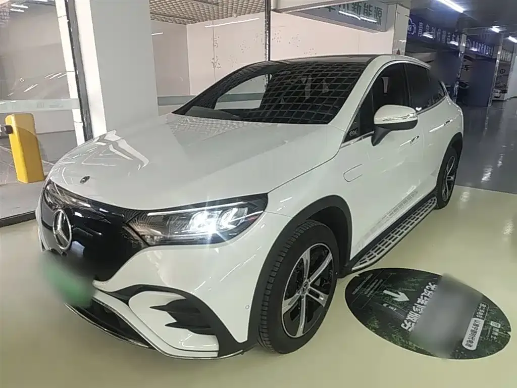 Mercedes-Benz EQE SUV