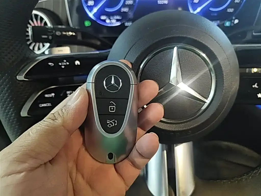 Mercedes-Benz EQE SUV 2023 из CN, фото 10