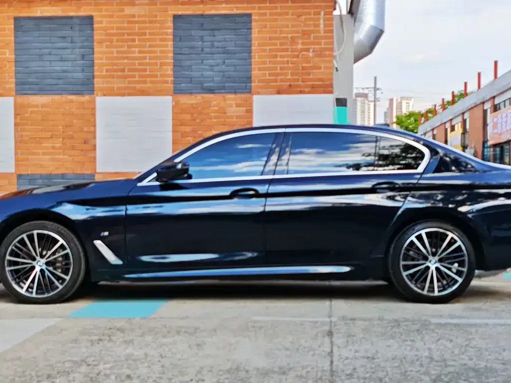 BMW 5 Series — фото 2