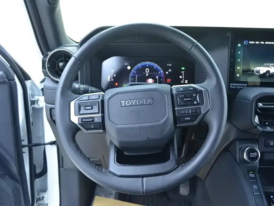 Toyota Prado 2024 из CN, фото 2
