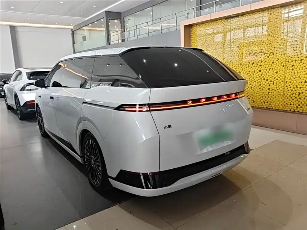 XPeng X9 2025 из CN, фото 9