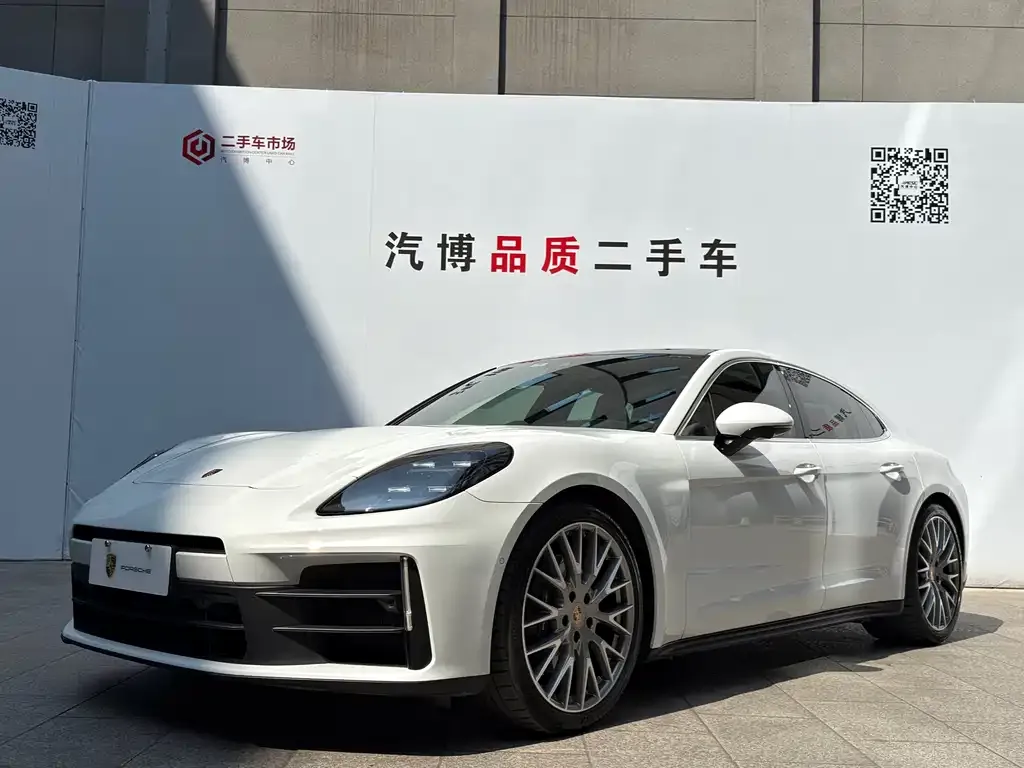 Porsche Panamera — фото 1
