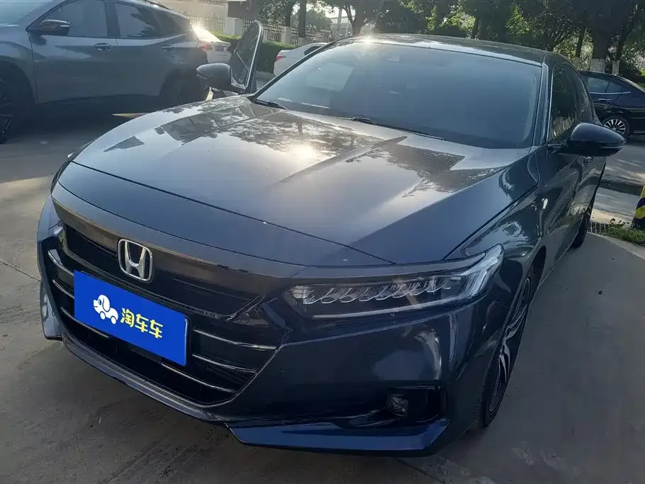 Honda Accord — фото 1