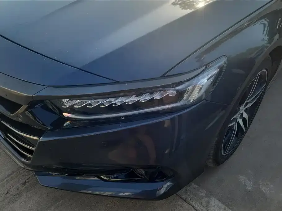 Honda Accord — фото 8